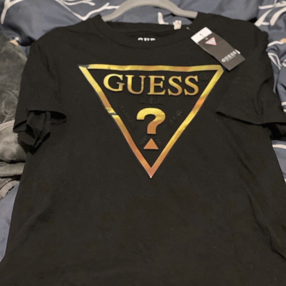 Guess t-shirt new with tags